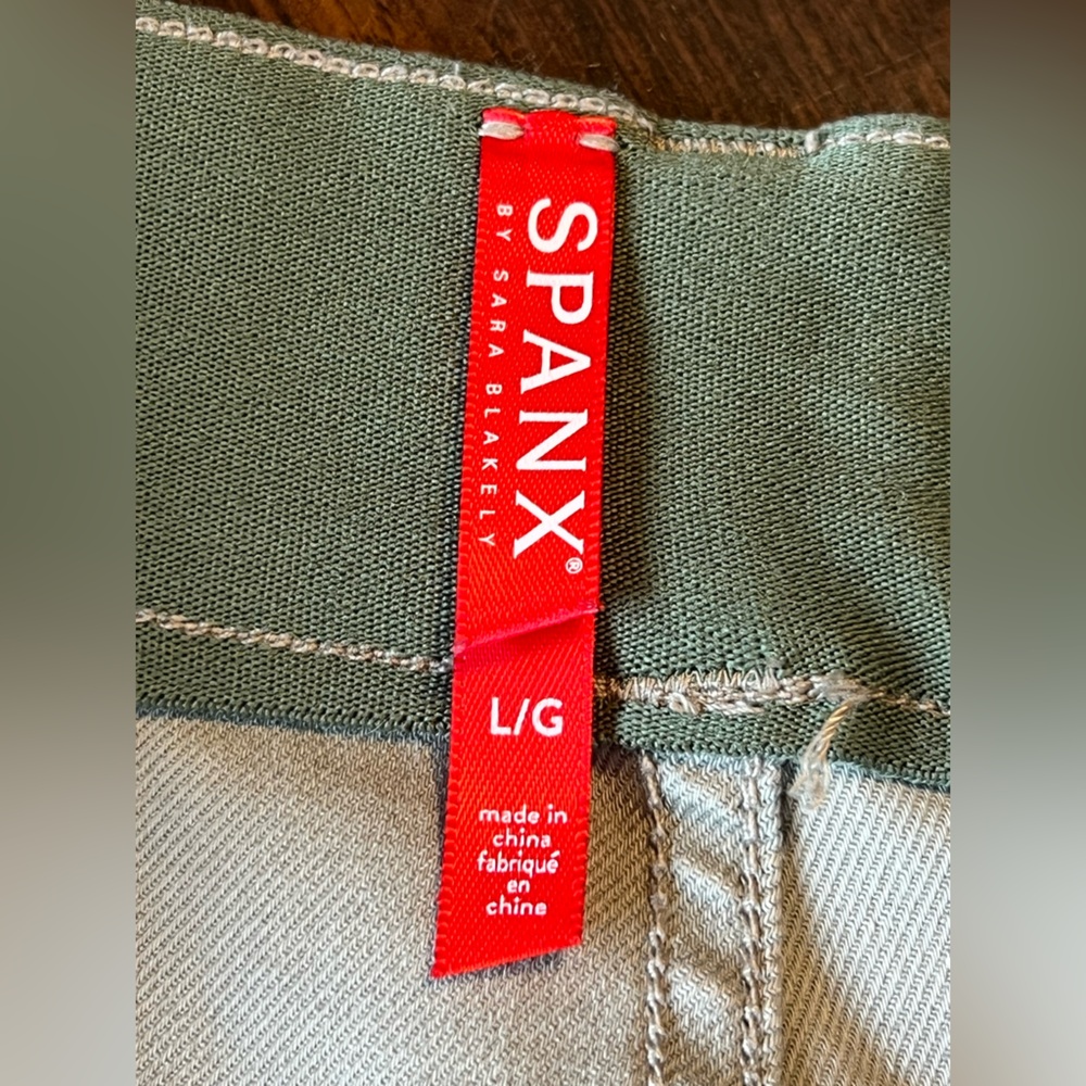 SPANX Stretch Twill Short Women’s Size L Stone Wash Camo 5” Inseam Beach Summer - Picture 5 of 13